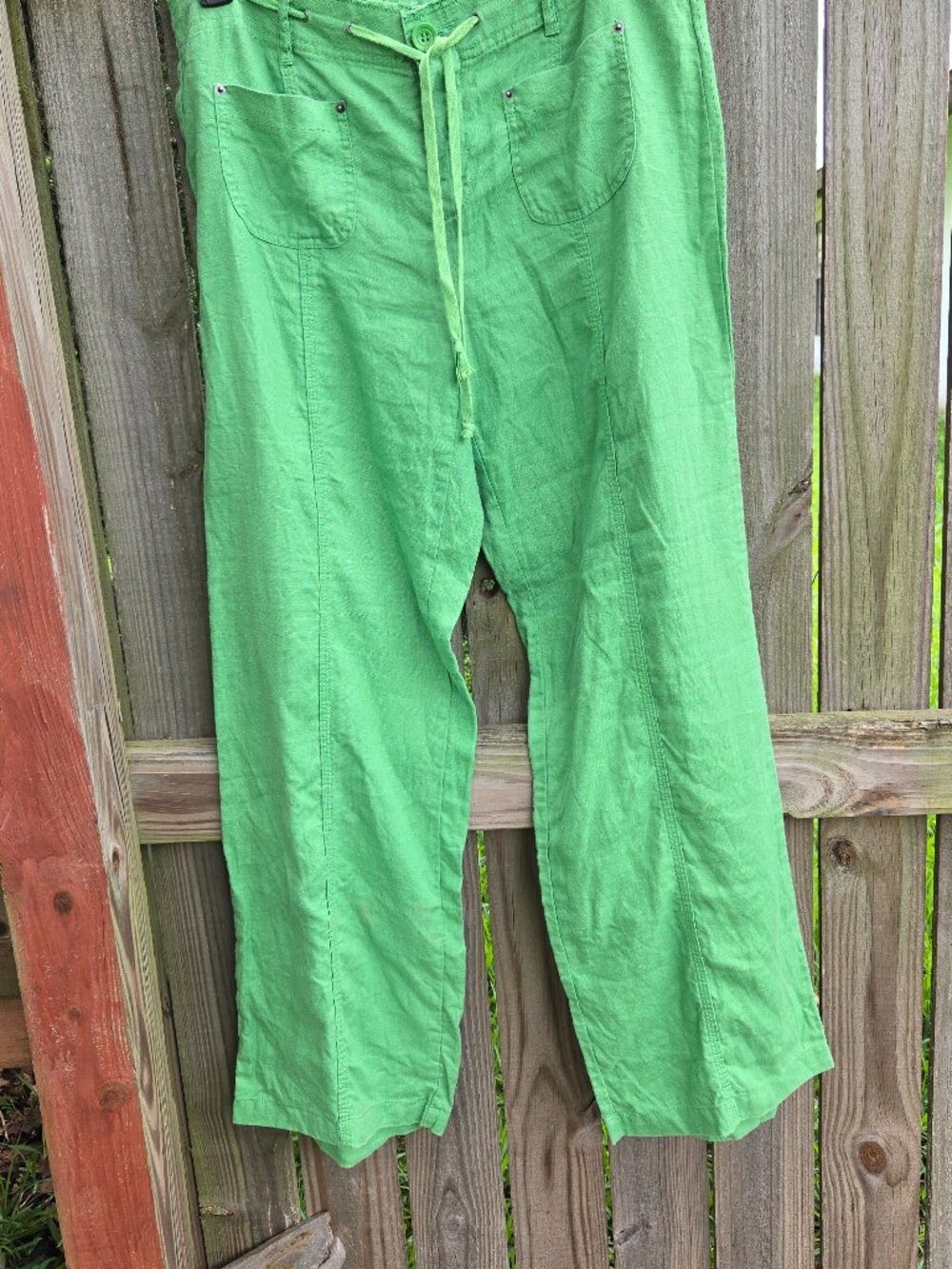 100% Linen Wide Leg pants  Four pockets and tie waist.  INC. Front zip; Size 12
